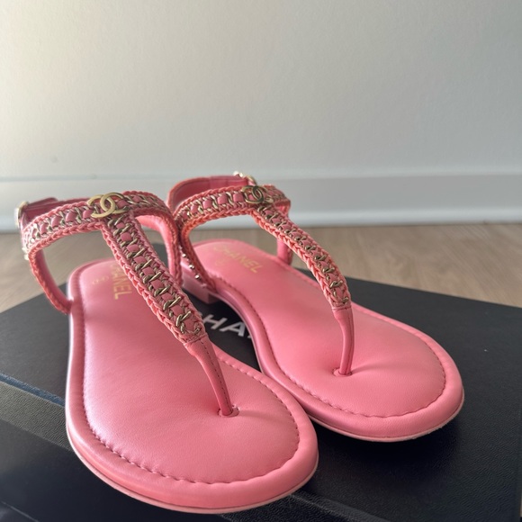 100% authentic Chanel chain sandals lambskin - Picture 2 of 11